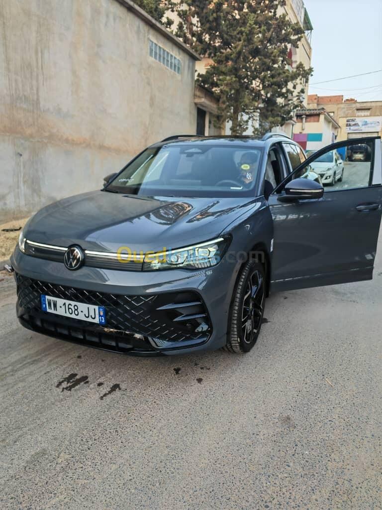 Volkswagen Tiguan 2024 R line intérieur extérieur