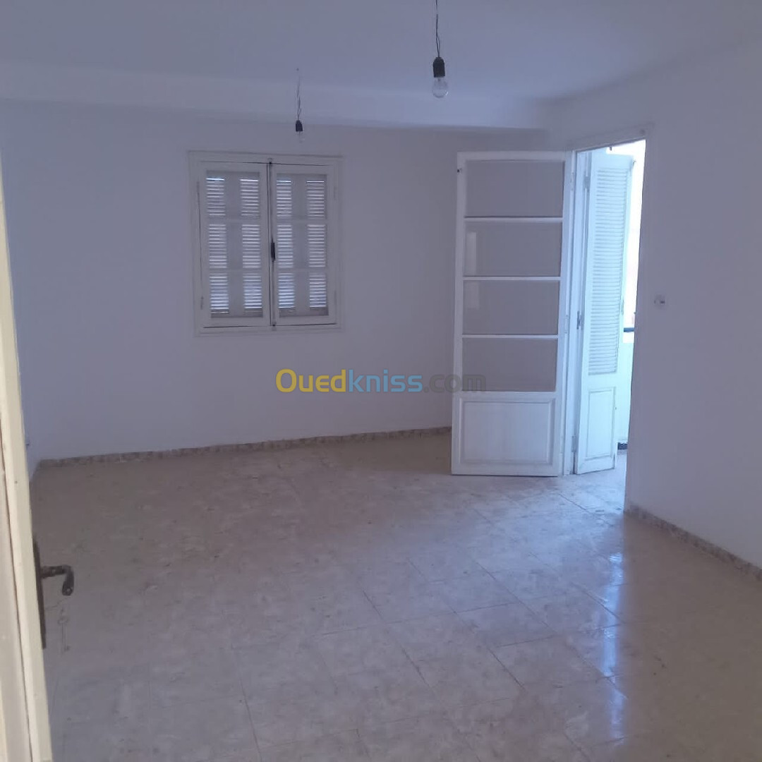 Location Appartement F03 Alger Draria