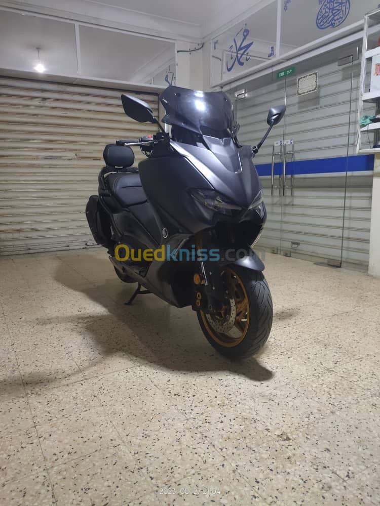 Yamaha Tmax 2022