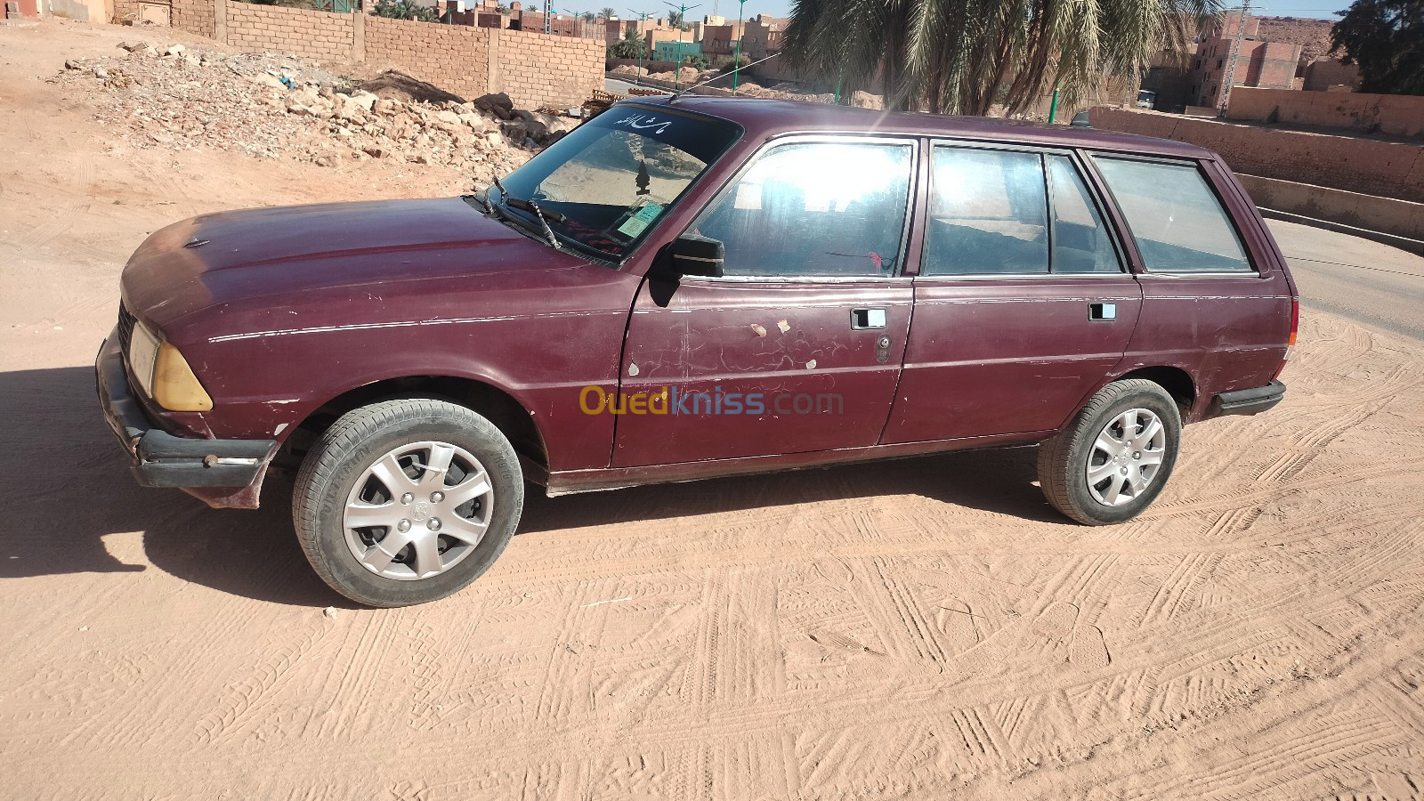 Peugeot 305 1984 305