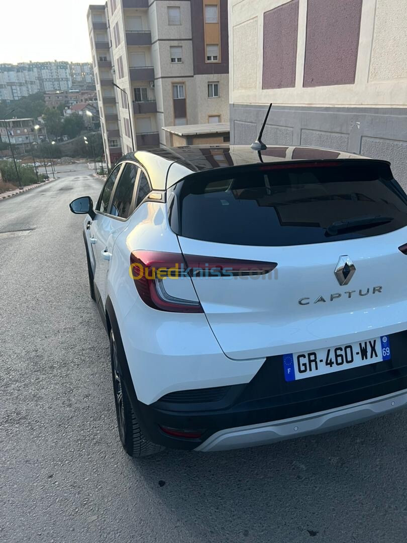 Renault Captur /clio 5 2023 Gpl full options