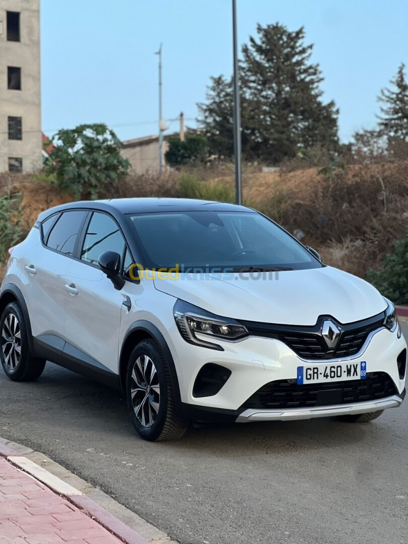 Renault Captur /clio 5 2023 Gpl full options