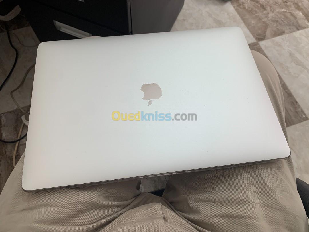 MacBook pro 2017 I7 16Go 512ssd