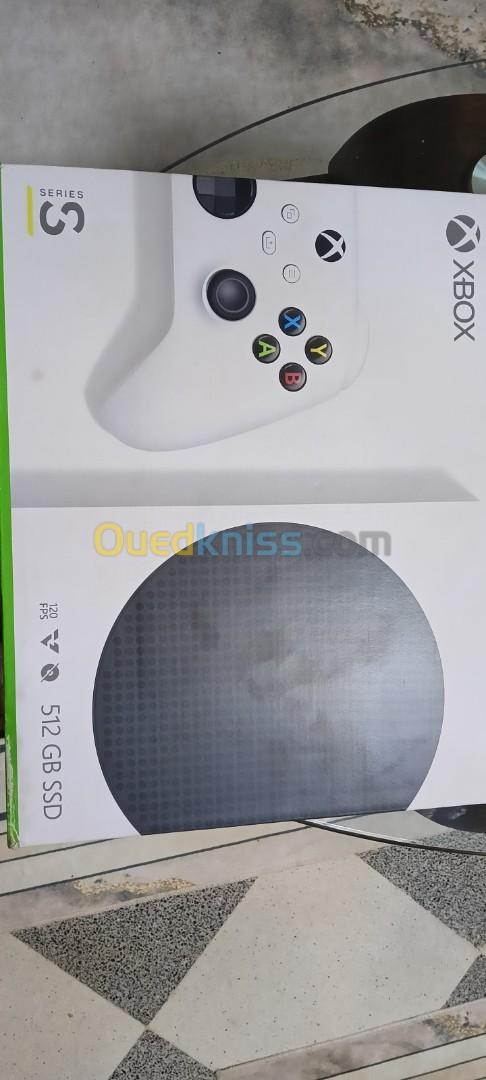 Xbox series s 512G (cachté) européen (game pass 3 mois)) 