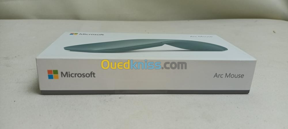 Microsoft ARC Mouse Souris Sans Fil - Ambidextre - Bluetooth - Capteur Optique 1000 Dpi - Pliable