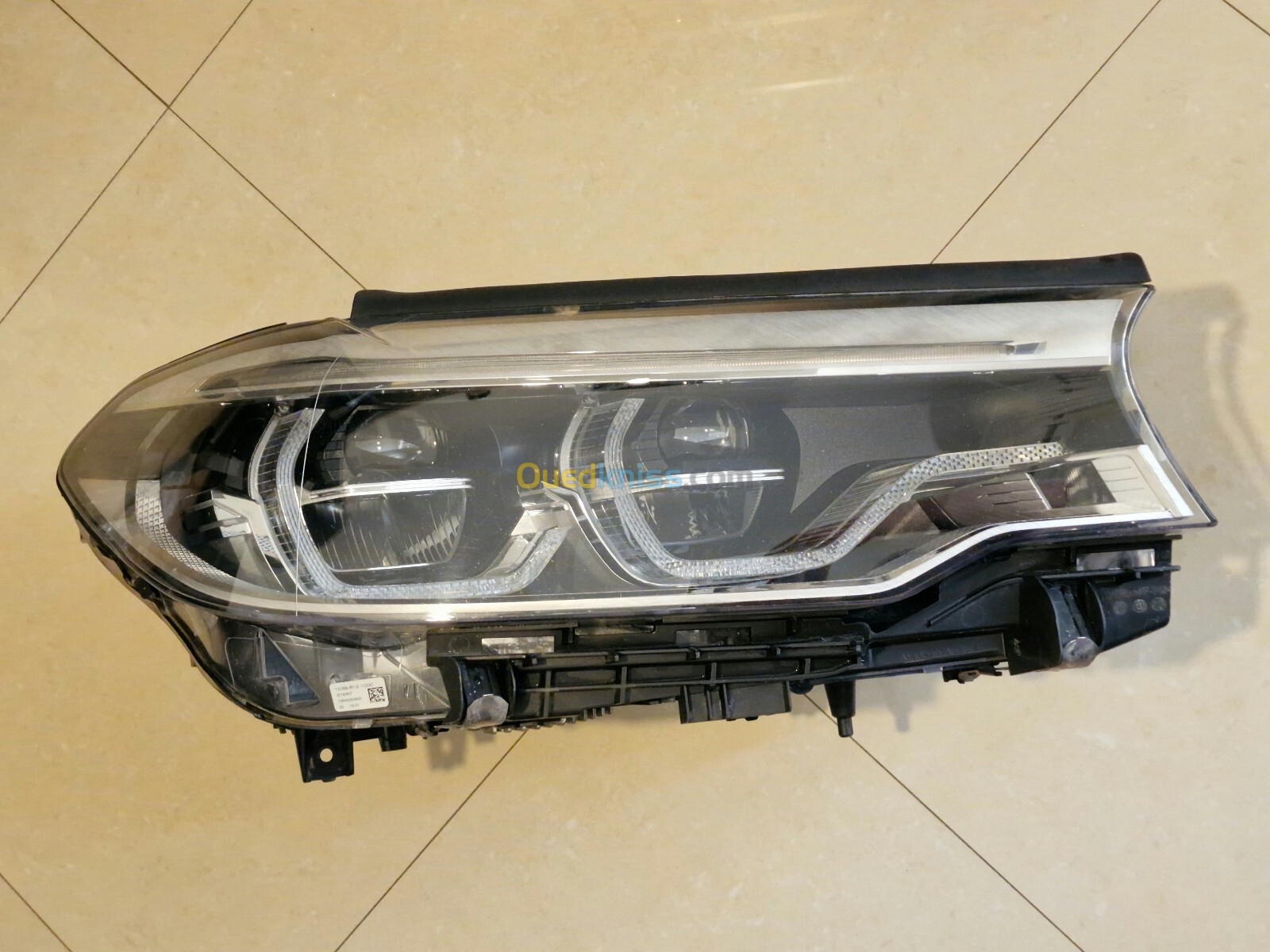  Phare BMW G30 série 5 de 2020. BMW Adaptative LED.