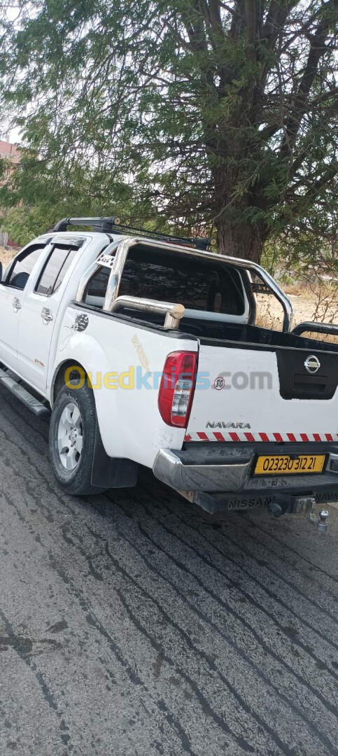 Nissan navara 4/4 2012 Nissan