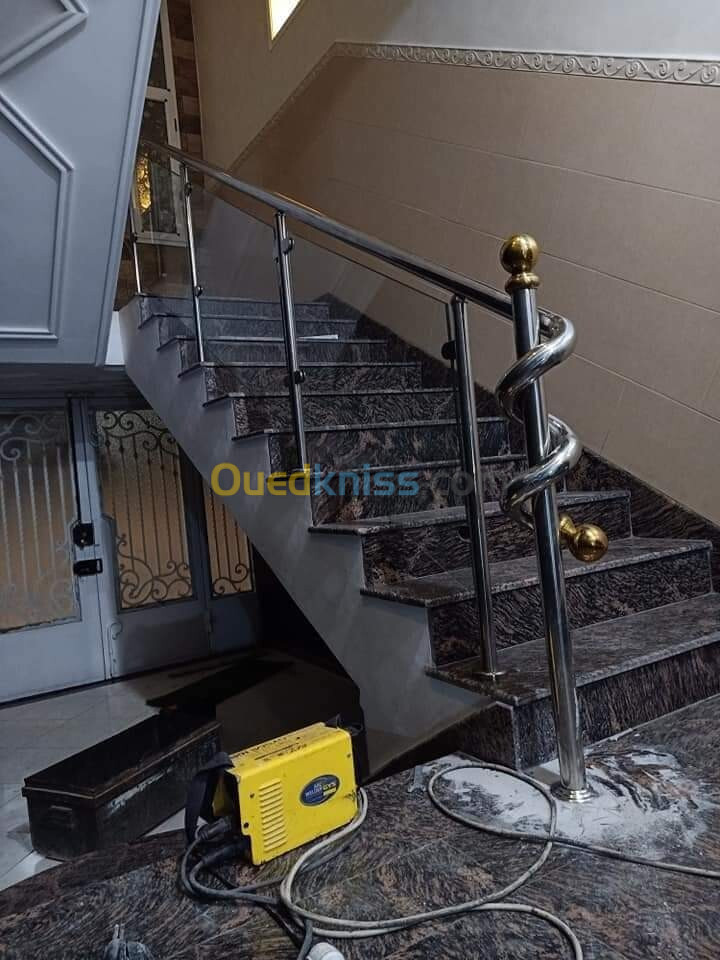 Rampe d'escalier en inox garde-corps en verre cabine de douche