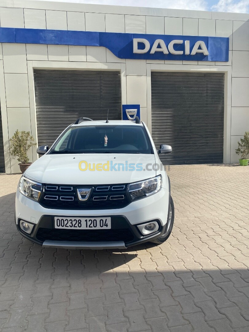 Location DACIA SANDERO STEPWAY eaux aéroports ou à domicile