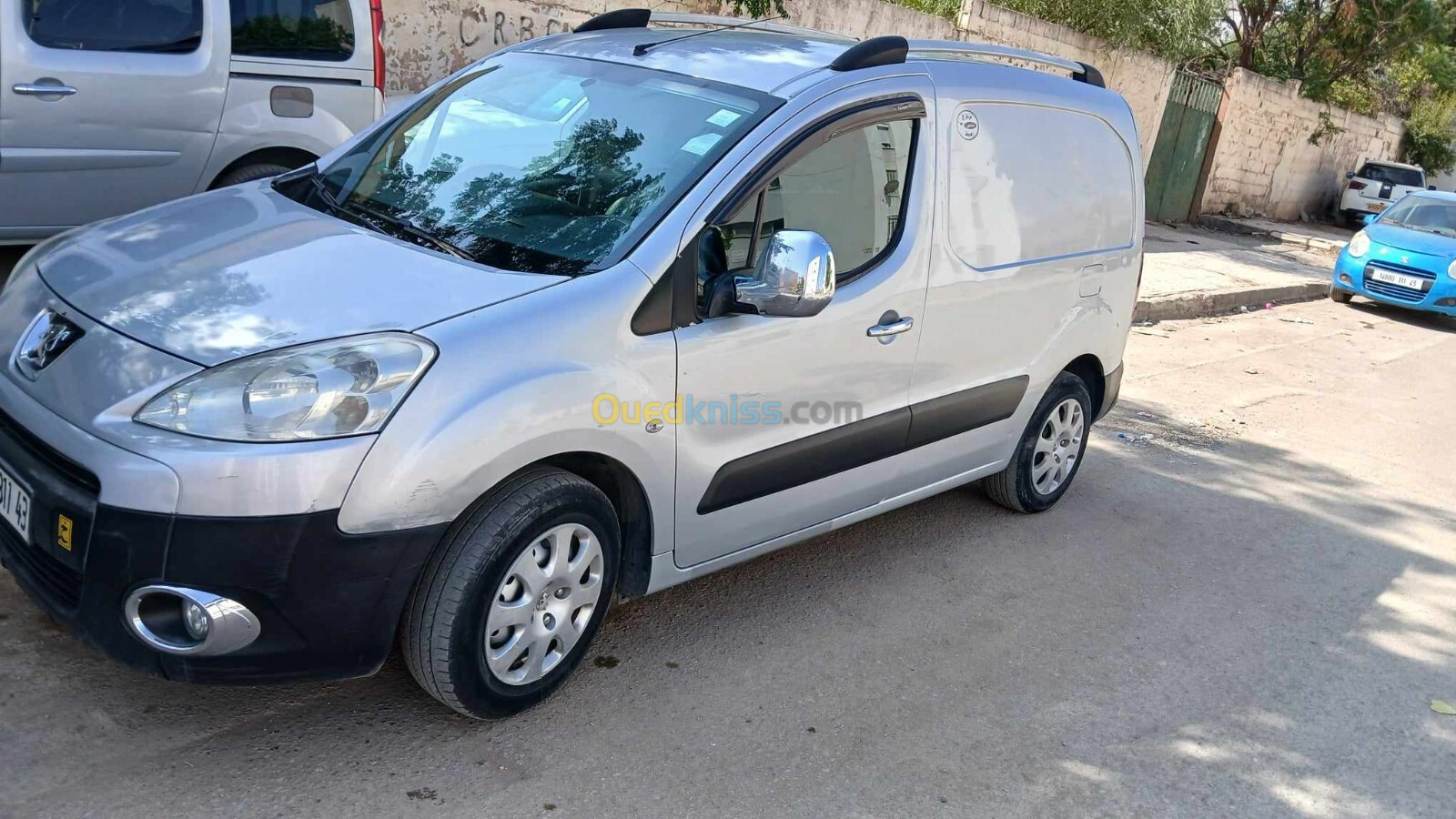 Peugeot بارتنار 2011 P9