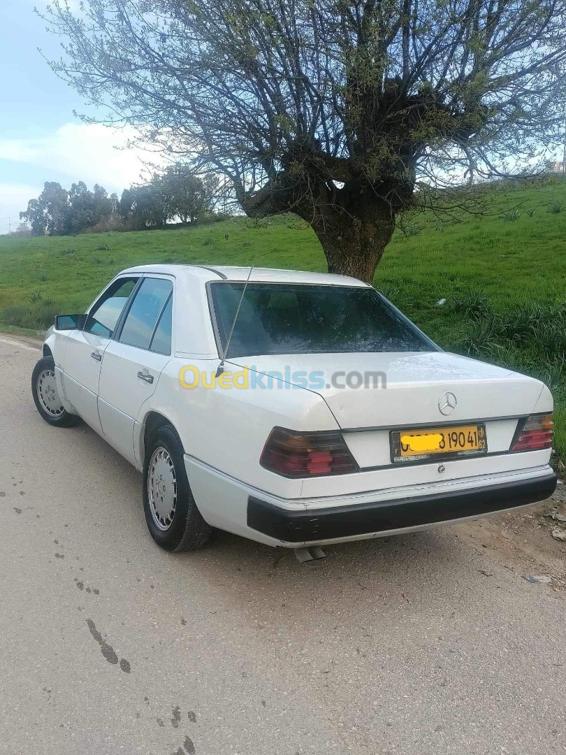 Mercedes 124 w 1990 300D