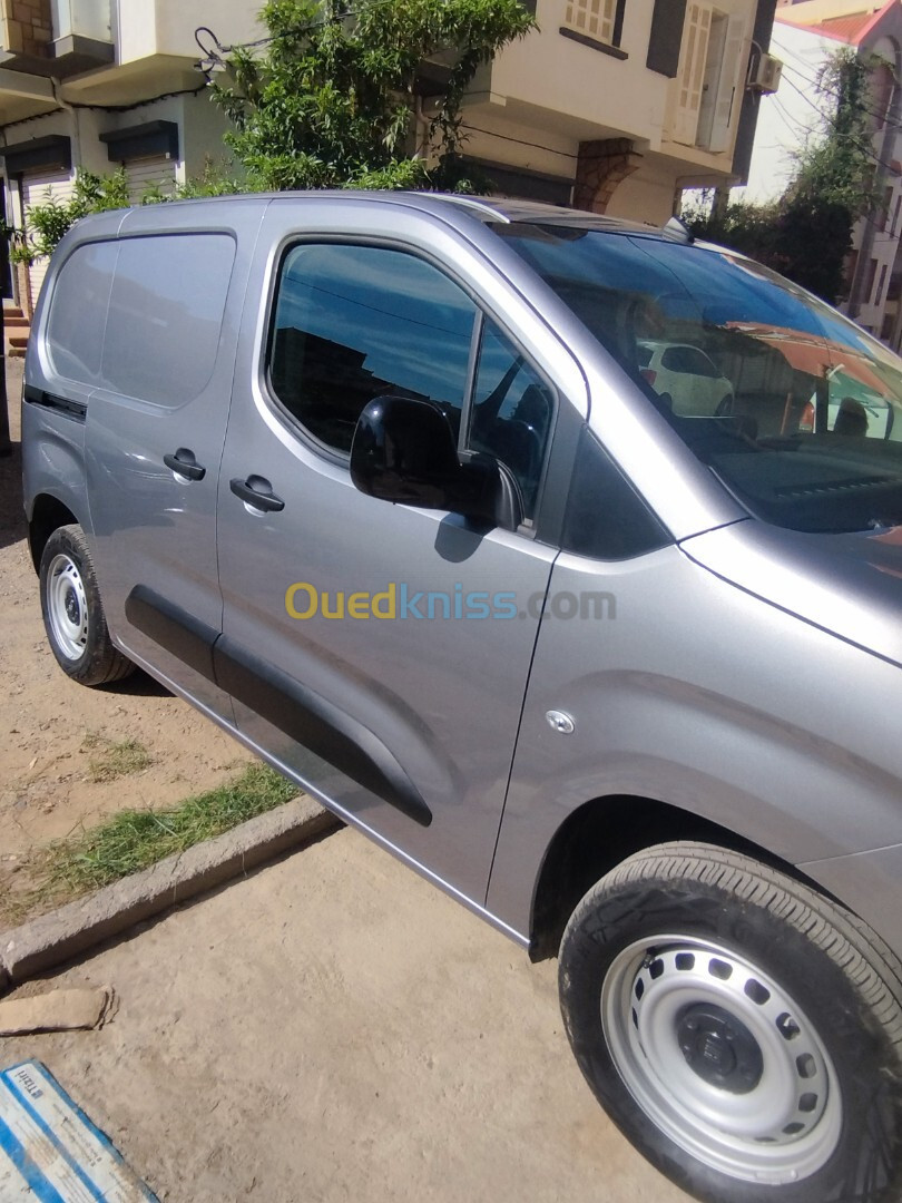 Fiat Professional Doblo 2024 Italie