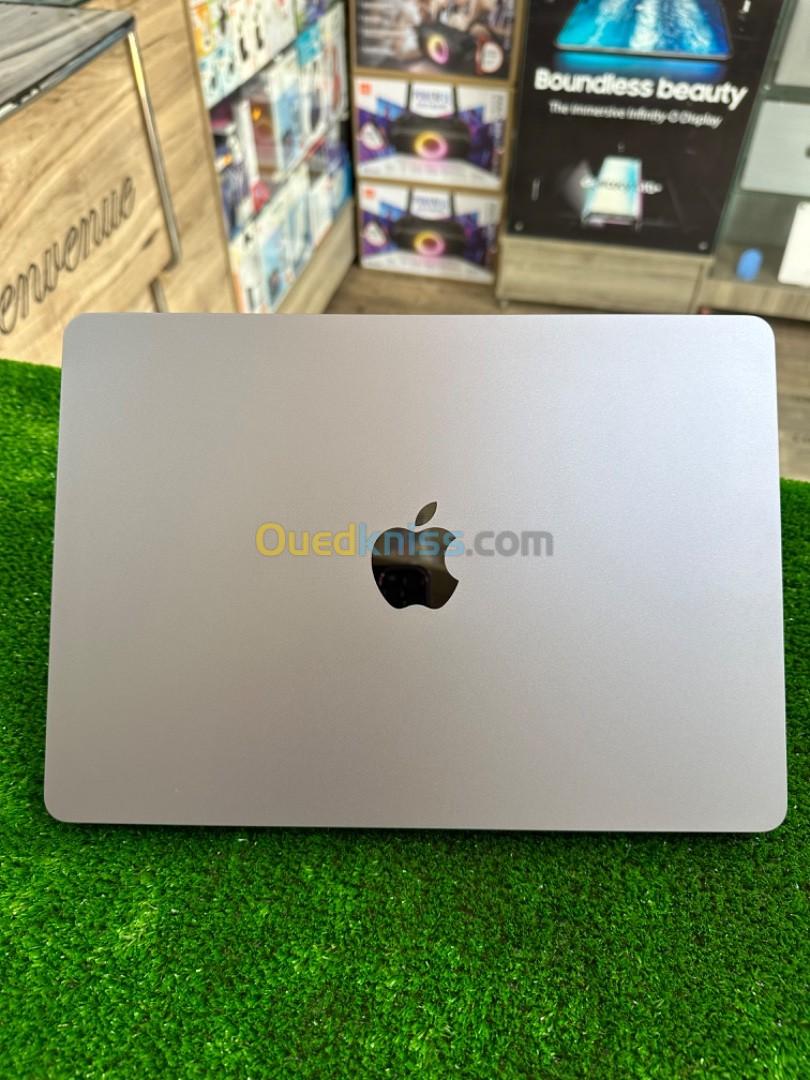 MacBook Pro M2 13.3" 8G 256G etat comme neuf 