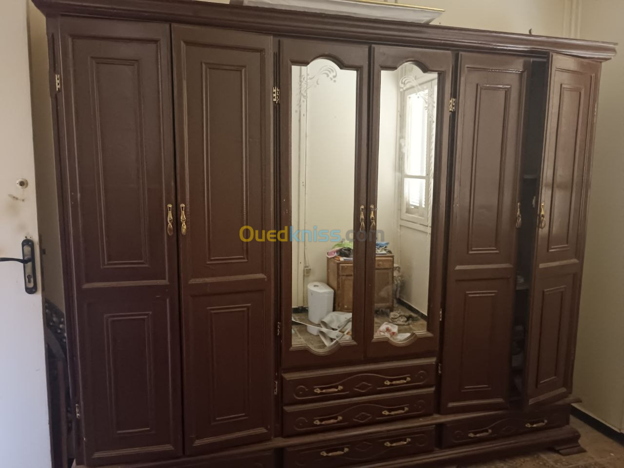 Armoire en bois 6 portes 