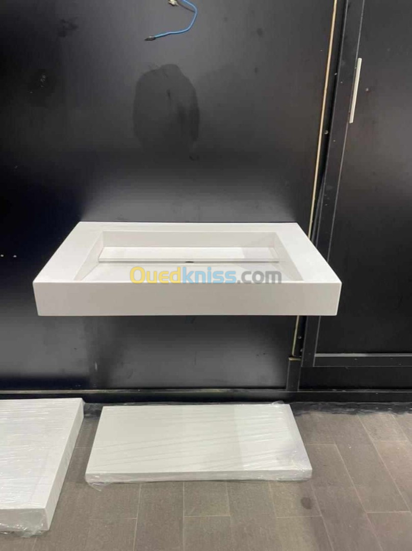 vasque incliné en solid surface CORIAN sur-mesure