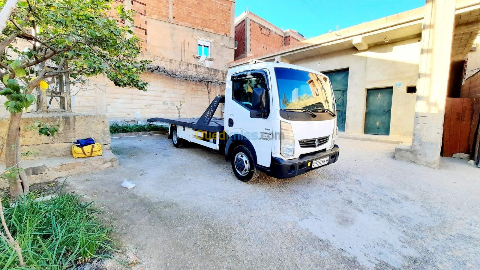 Nissan cabstar Renault maxity 2014