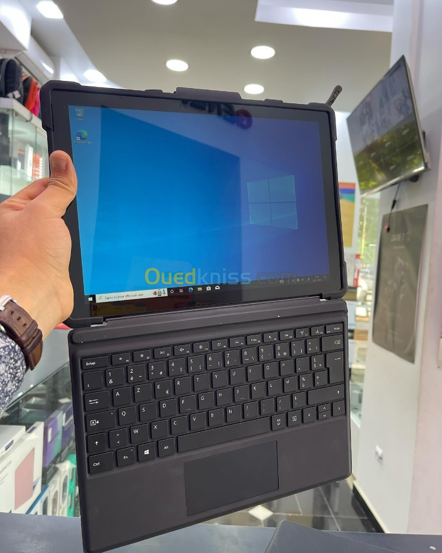 MICROSOFT SURFACE PRO 7 1866 Intel Core i7-1065G7 8 Mo de cache, 'à 3,90 GHz 16GB 256SSD 12.3" 3K 