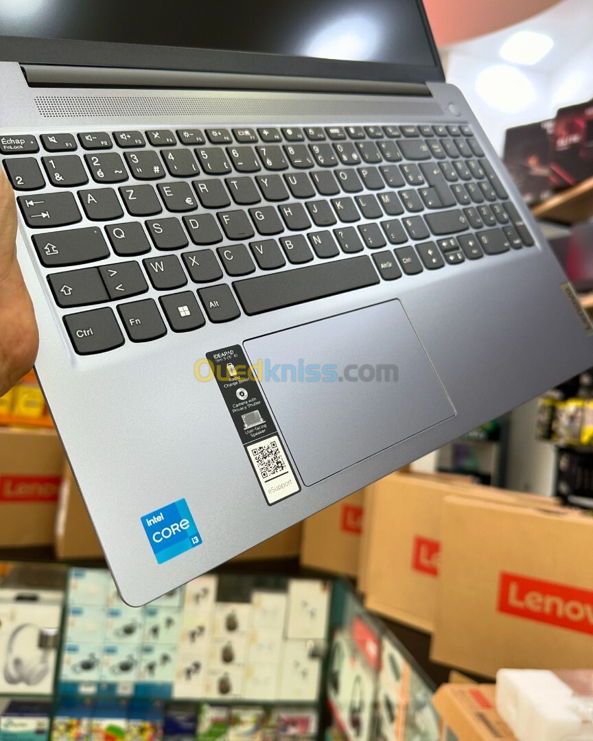 LENOVO IDEAPAD SLIM 3i Intel Core i3-1305U  10 Mo de cache jusqu à 4,50 GHz 8GB 256GB SSD 15.6 FHD