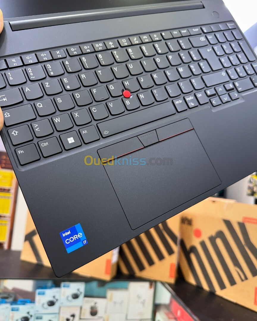 LENOVO THINKPAD E16 Gen1 Intel Core i7-13700H 24 Mo de cache, 24 Mo  5 GHz 16GB 512GB SSD 16 WUXGA  