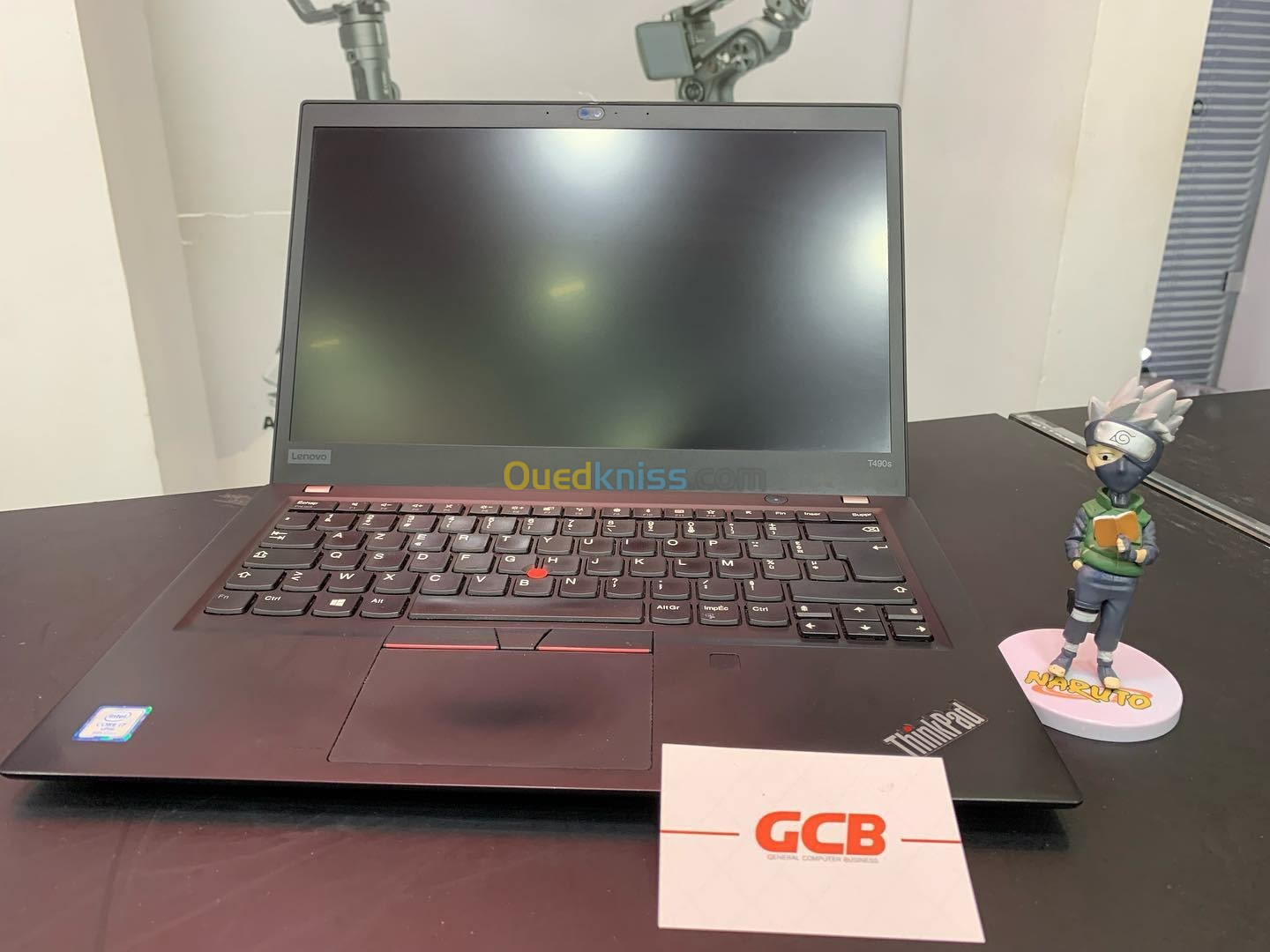 LENOVO THINKPAD T490S  Intel Core i7-8665U 8 Mo de cache, jusqu'à 4,80 GHz 16GB 256GB SSD 14" FHD 