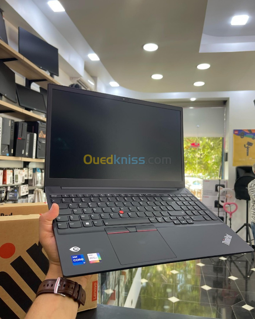 LENOVO THINKPAD E15 Gen 4 Intel Core i7-1255U  12 Mo , à 4,70 GHz 16GB 512GB SSD 15.6" FULL HD  