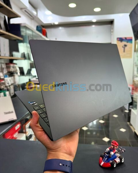 SAMSUNG GALAXYBOOK 2 Intel Core i7-1260P 18 Mo à 4,70 GHz 16GB  512GB SSD  SSD 15.6 FULL HD OLED 