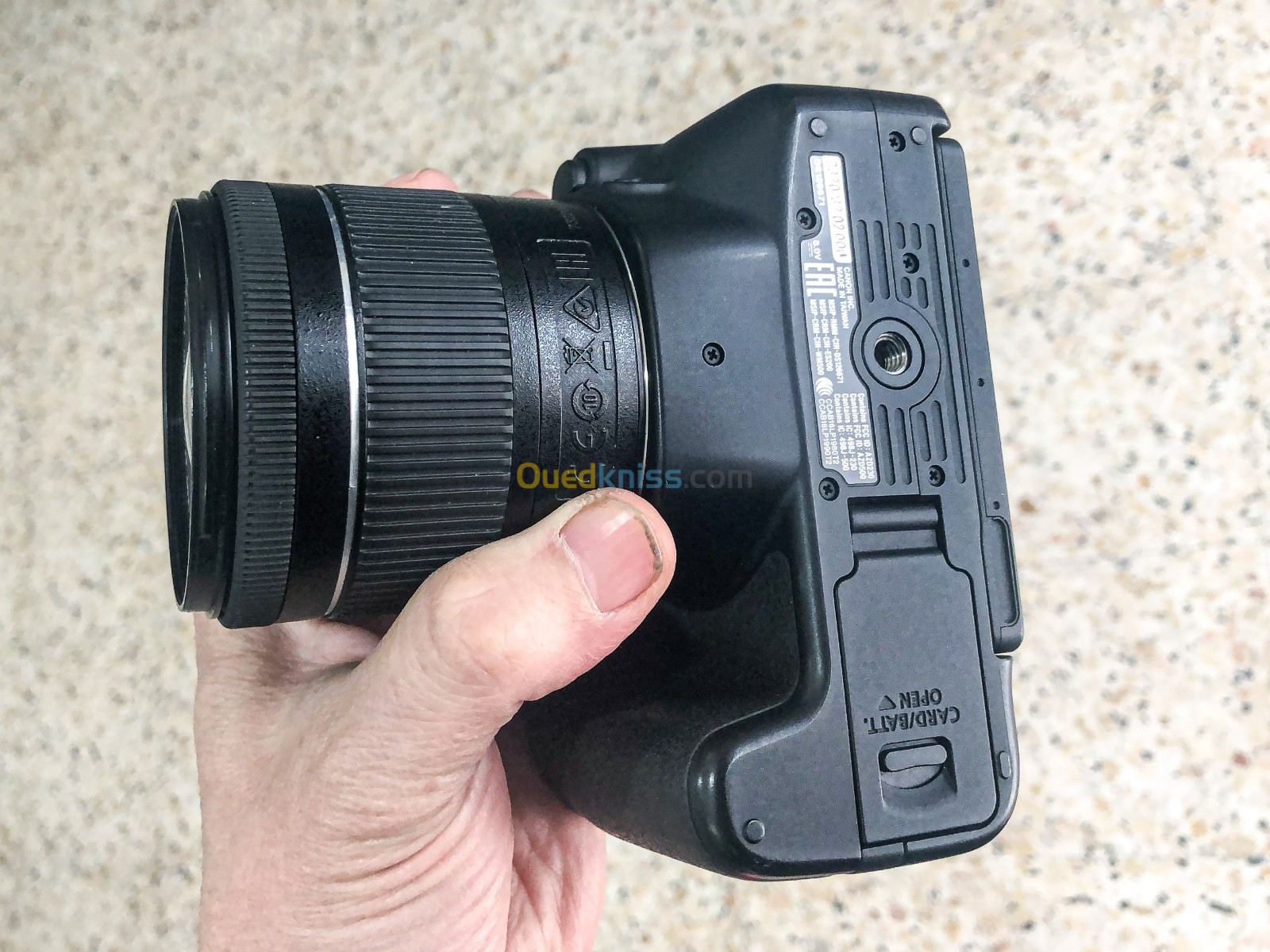 Canon EOS 200D (Rebel SL2) -  +18-55 STM
