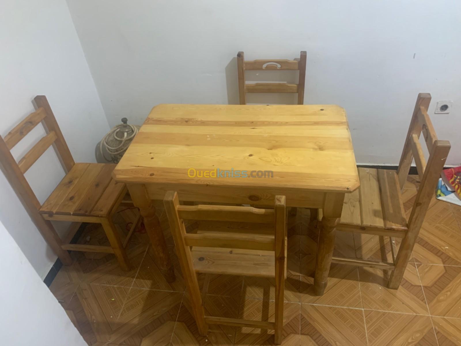 A vendre Table de cuisine & 5 chaises