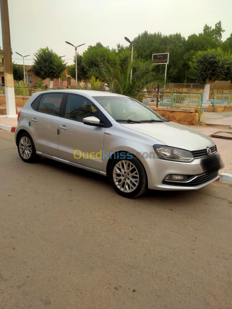 Volkswagen Polo 2015 Trend line