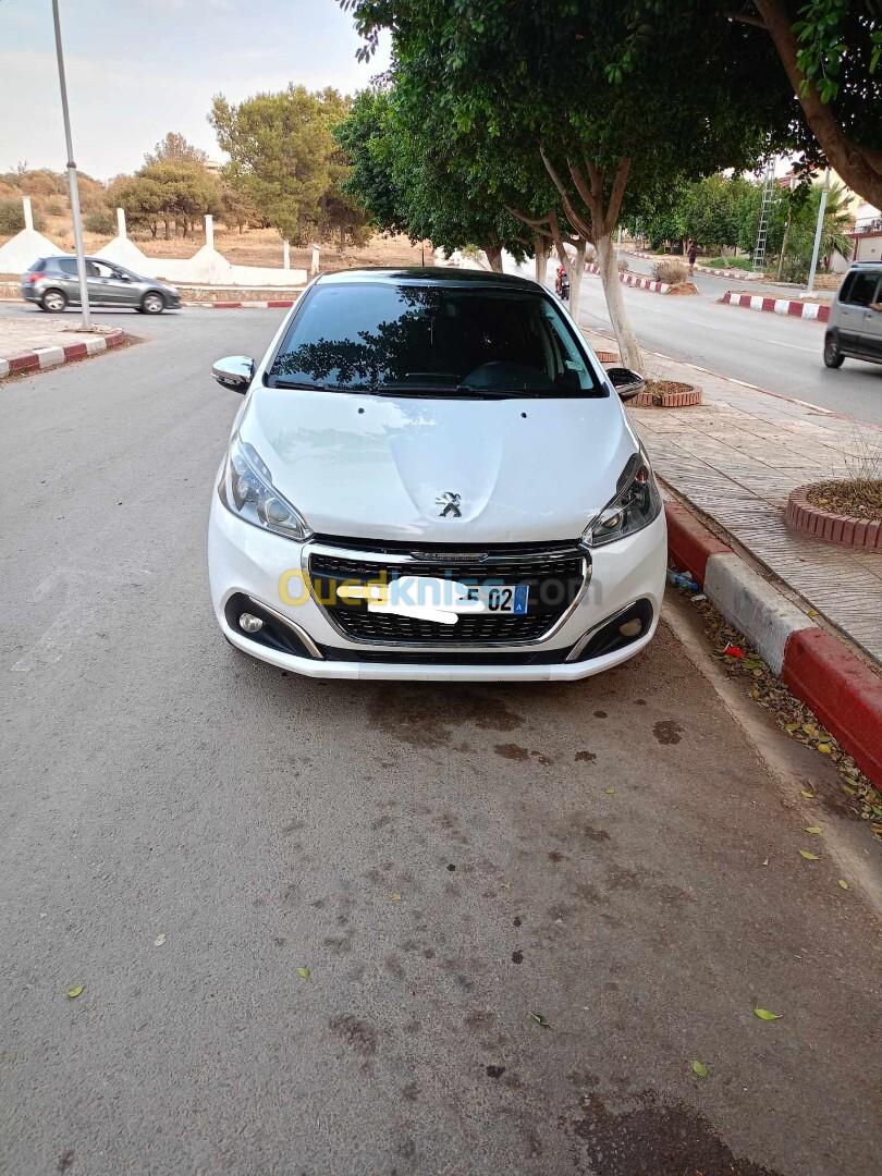 Peugeot 208 2015 