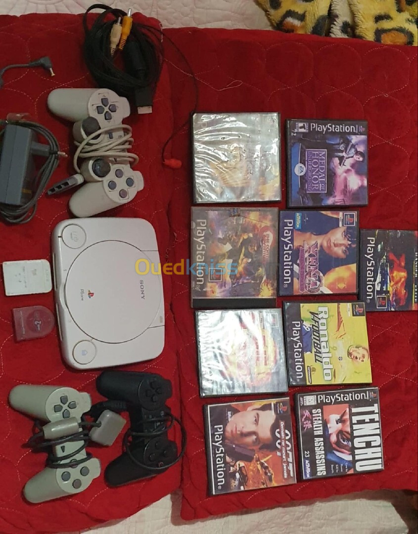 PlayStation 1 + accessories 