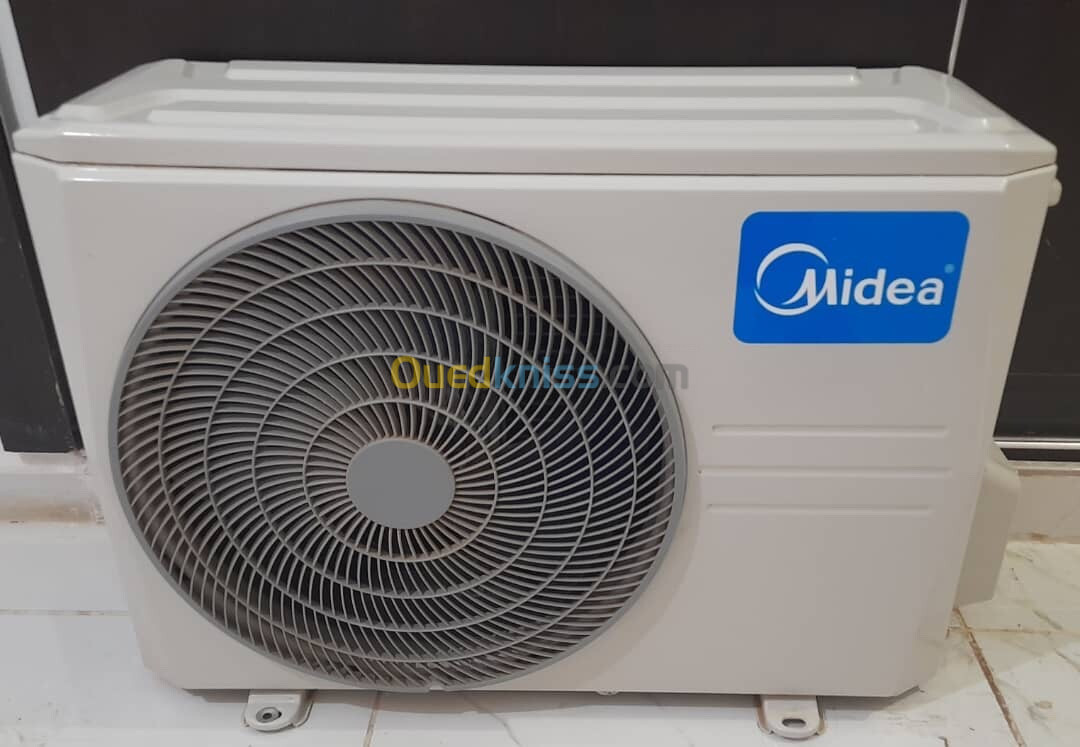 CLIMATISEUR MIDEA 12 