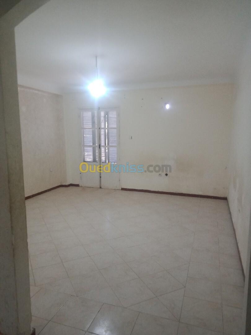 Location Appartement F3 Blida Soumaa