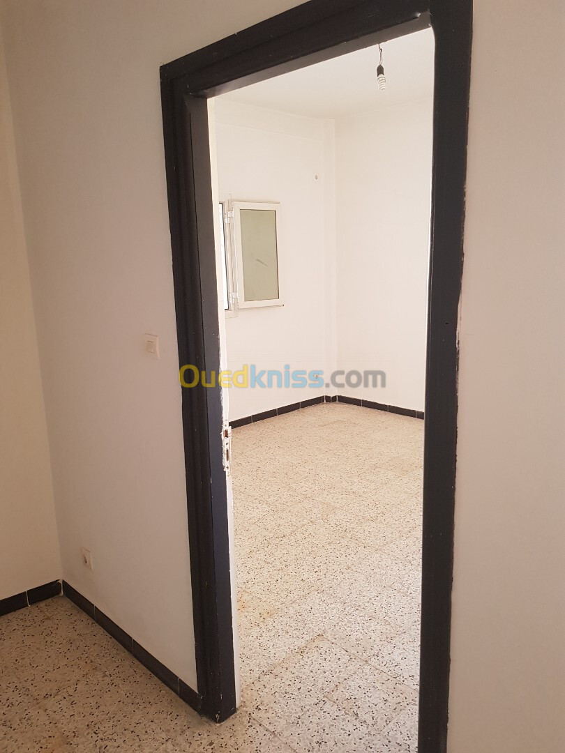 Location Appartement F3 Alger Draria