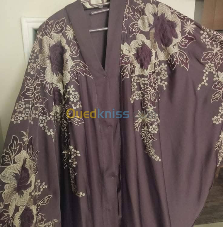 Abayas ramenees dARABIE SAUDITE neuves