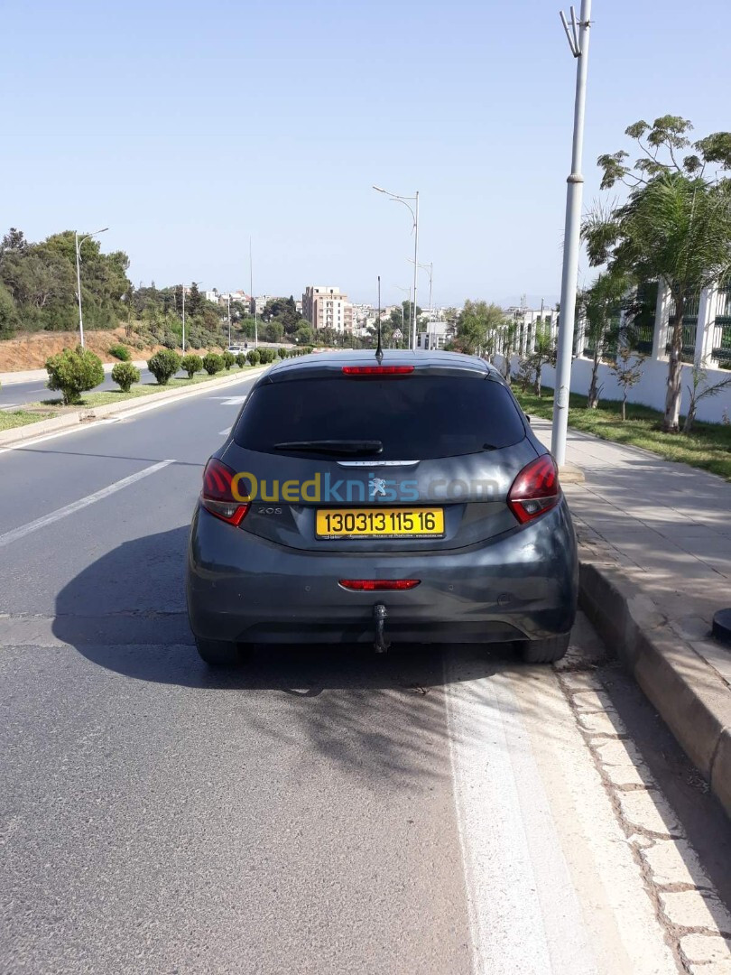 Peugeot 208 2015 Allure