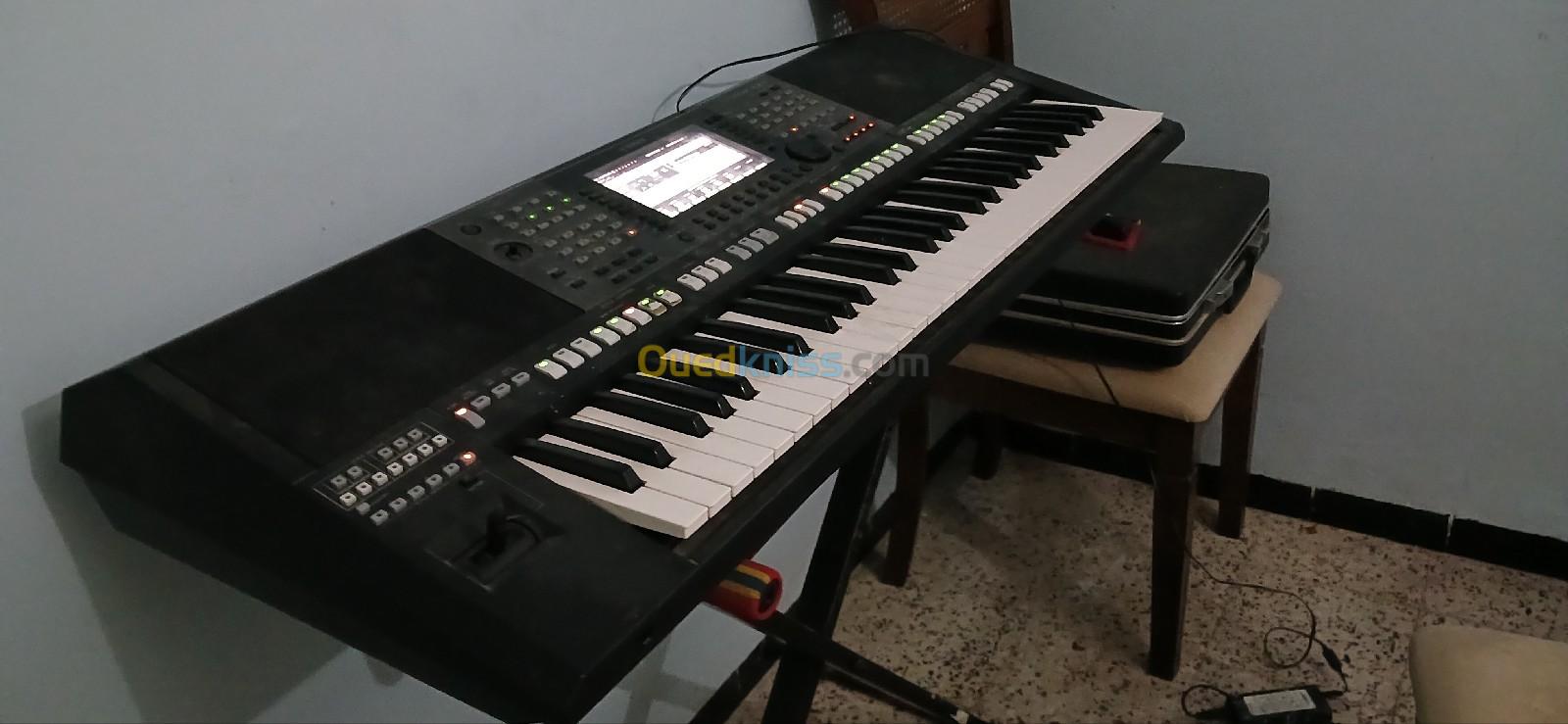 YAMAHA A3000