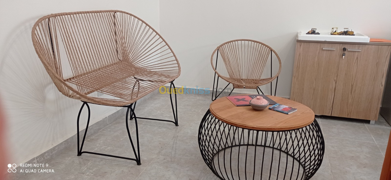 Ensembre de table et chaise original designed pour bureau et jardin