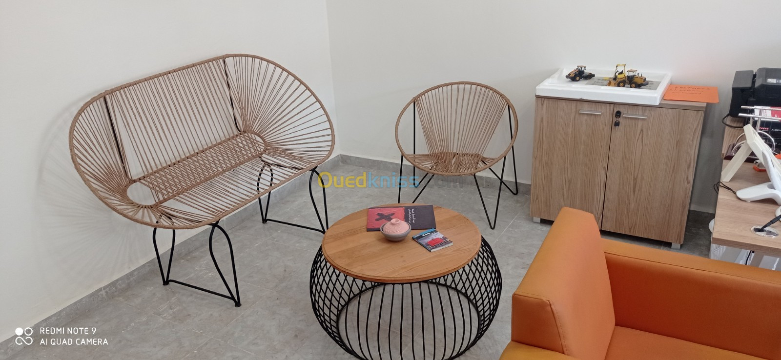 Ensembre de table et chaise original designed pour bureau et jardin