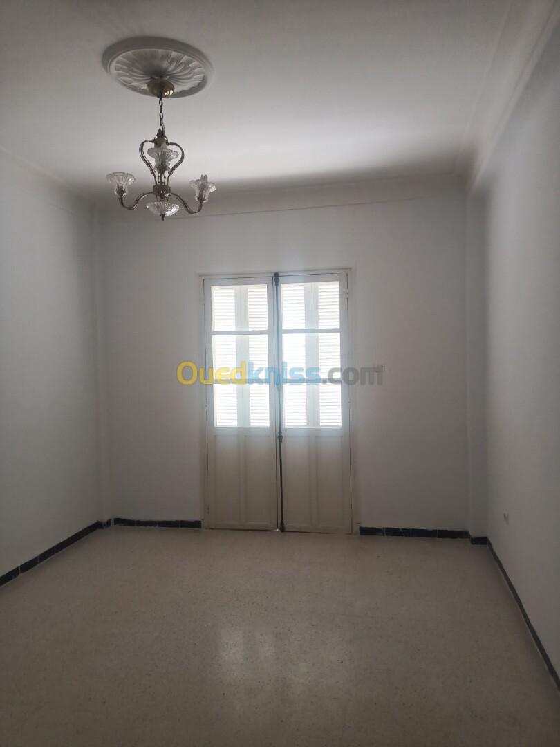 Location Appartement F4 Alger Draria