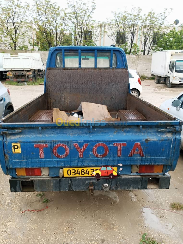 Toyota دوبل كابين 1990