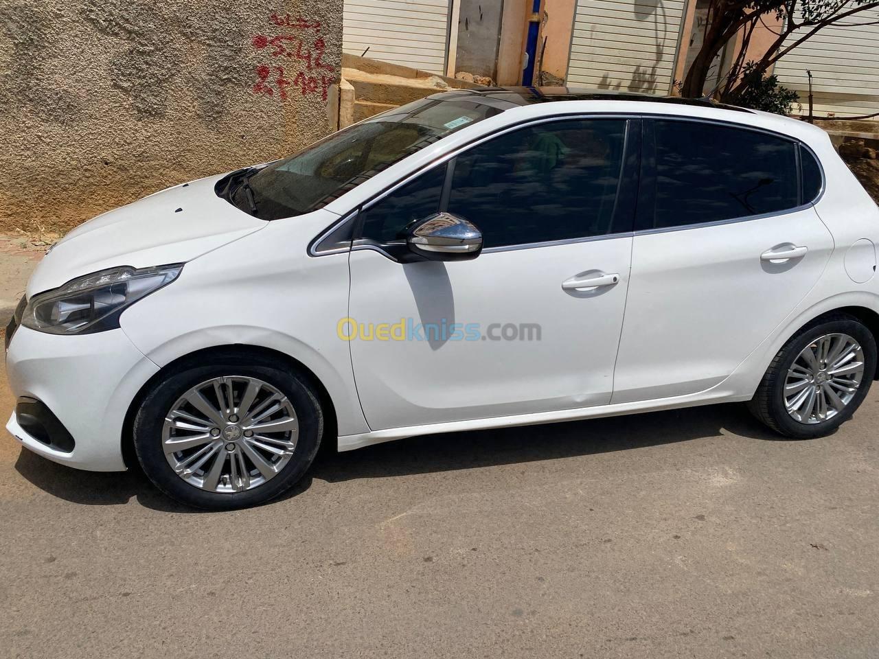 Peugeot 208 2019 Allure