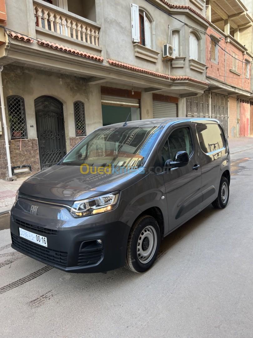 Fiat Professional Doblo 2024 Gris souri