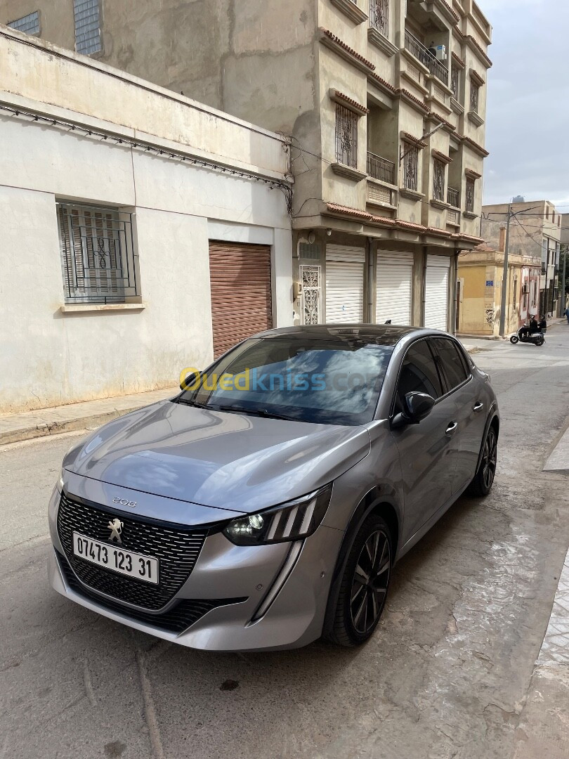 Peugeot 208 2023 GT