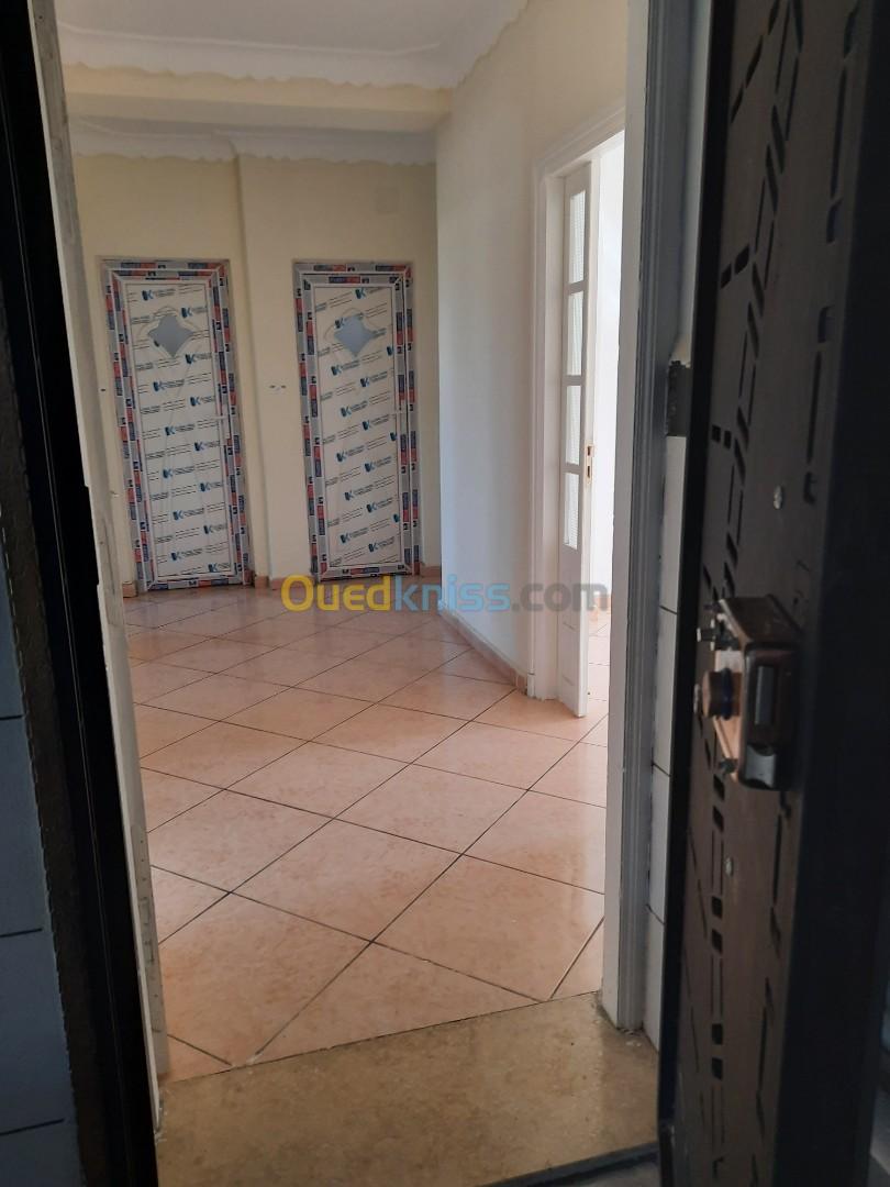 Location Appartement F2 Chlef El marsa