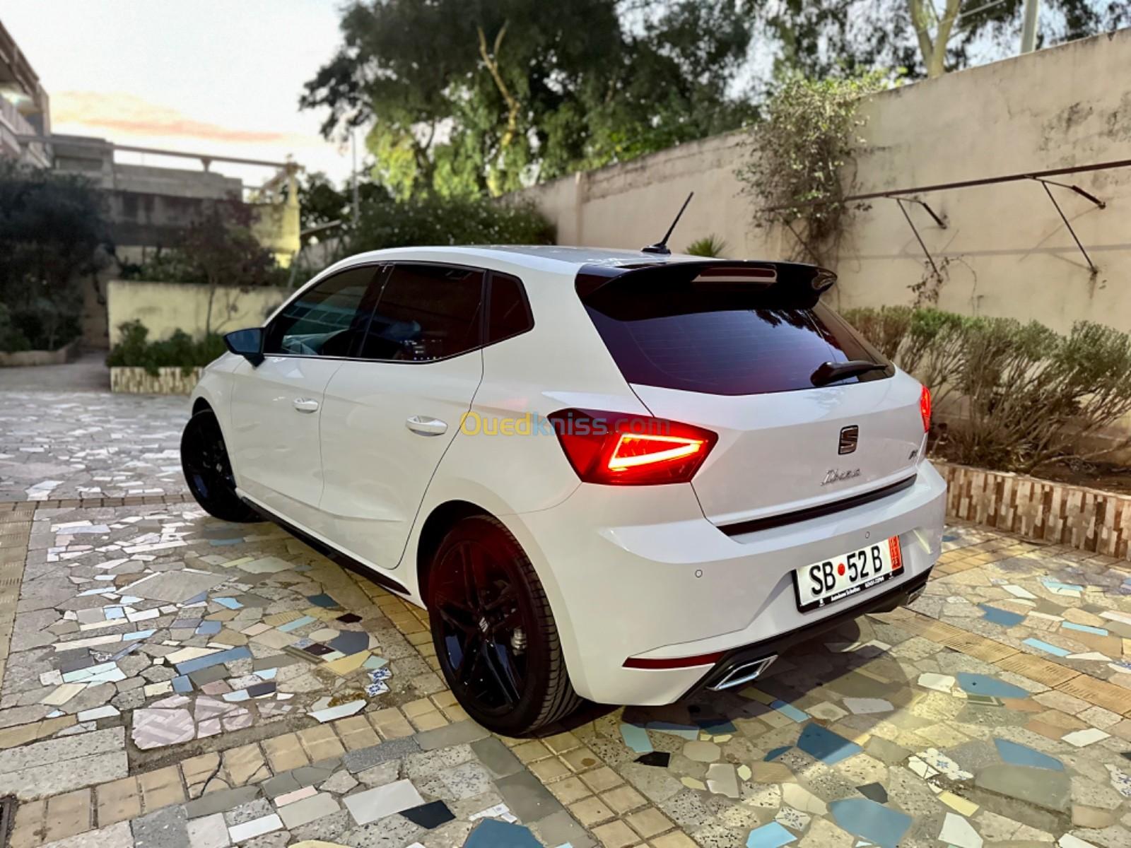 Seat Ibiza 2023 FR + PRO BLACK EDITION RARE 6 VITESSES / MODE