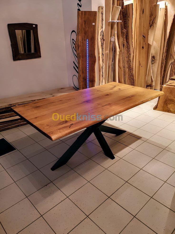 Table modern irrégulière 