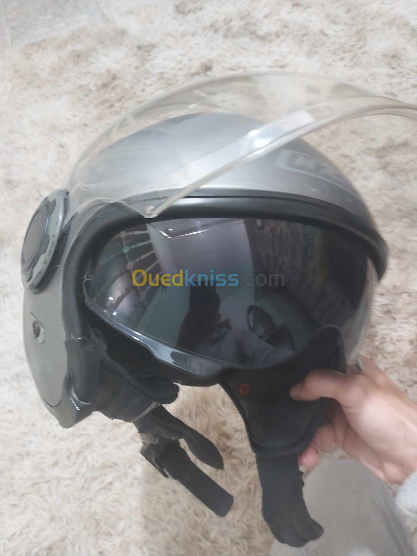 Casque moto inzi disponible 