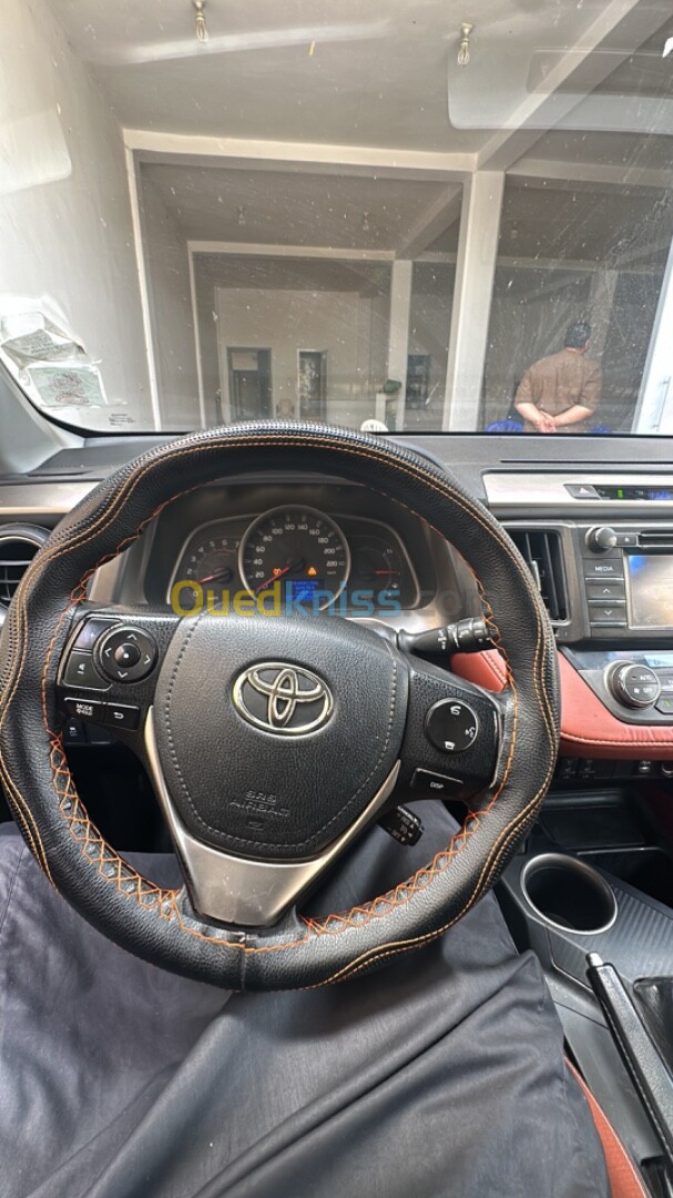 Toyota RAV4 2015 Premium