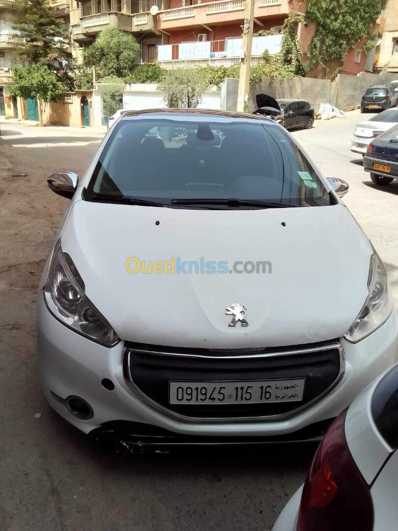 Peugeot 208 2015 Allure